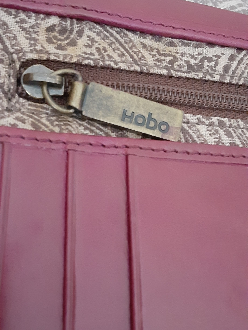HOBO INTERNATIONAL BURGUNDY LEATHER SMALL WALLET - Picture 2 of 12